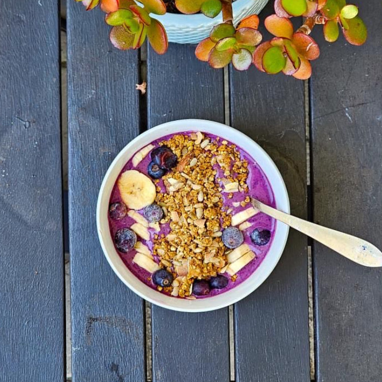 Dragon Fruit Smoothie Bowl